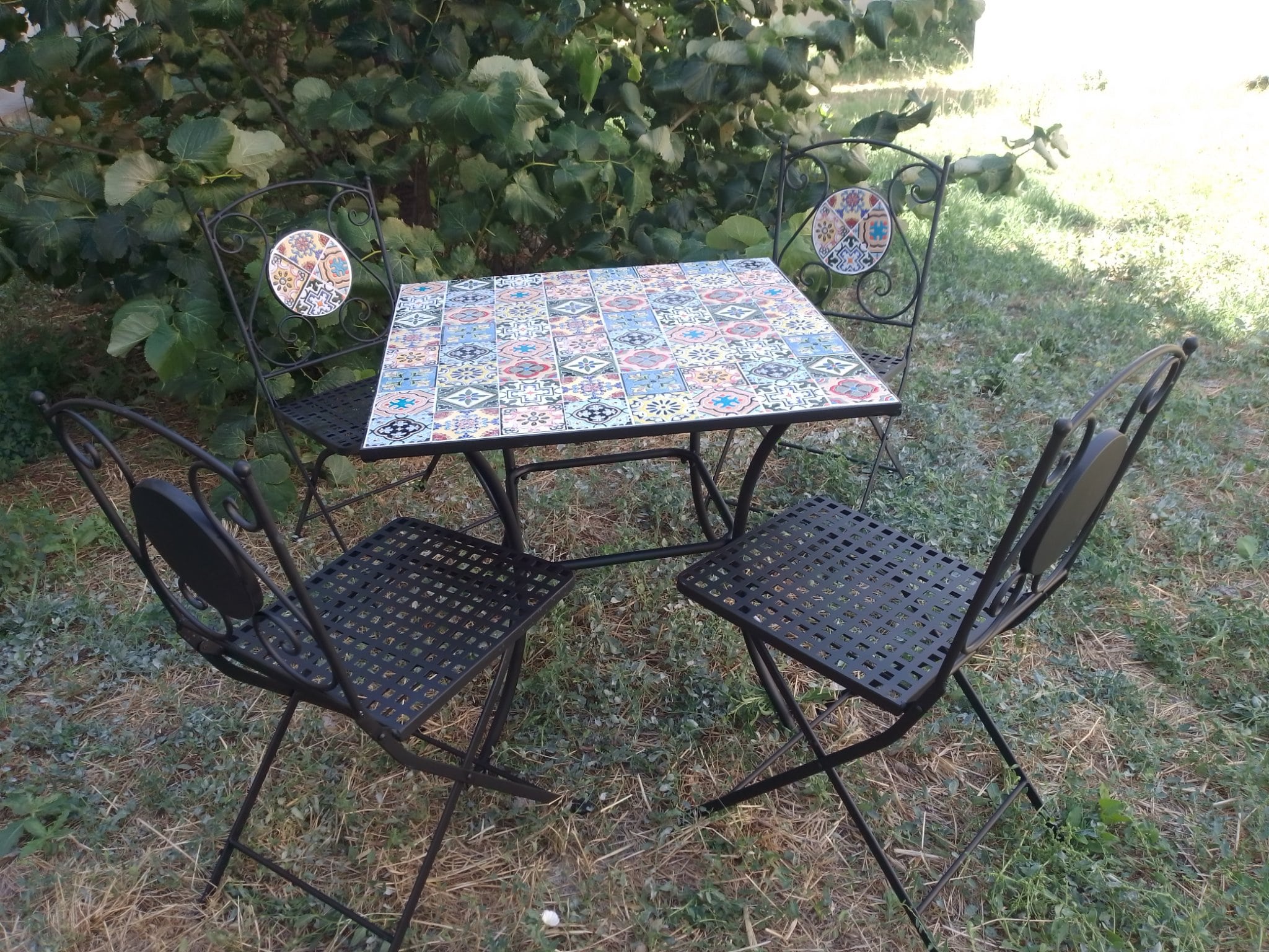 Tavolo mosaico quadrato completo di quattro sedie nere Tavolo Mosaico quadrato
